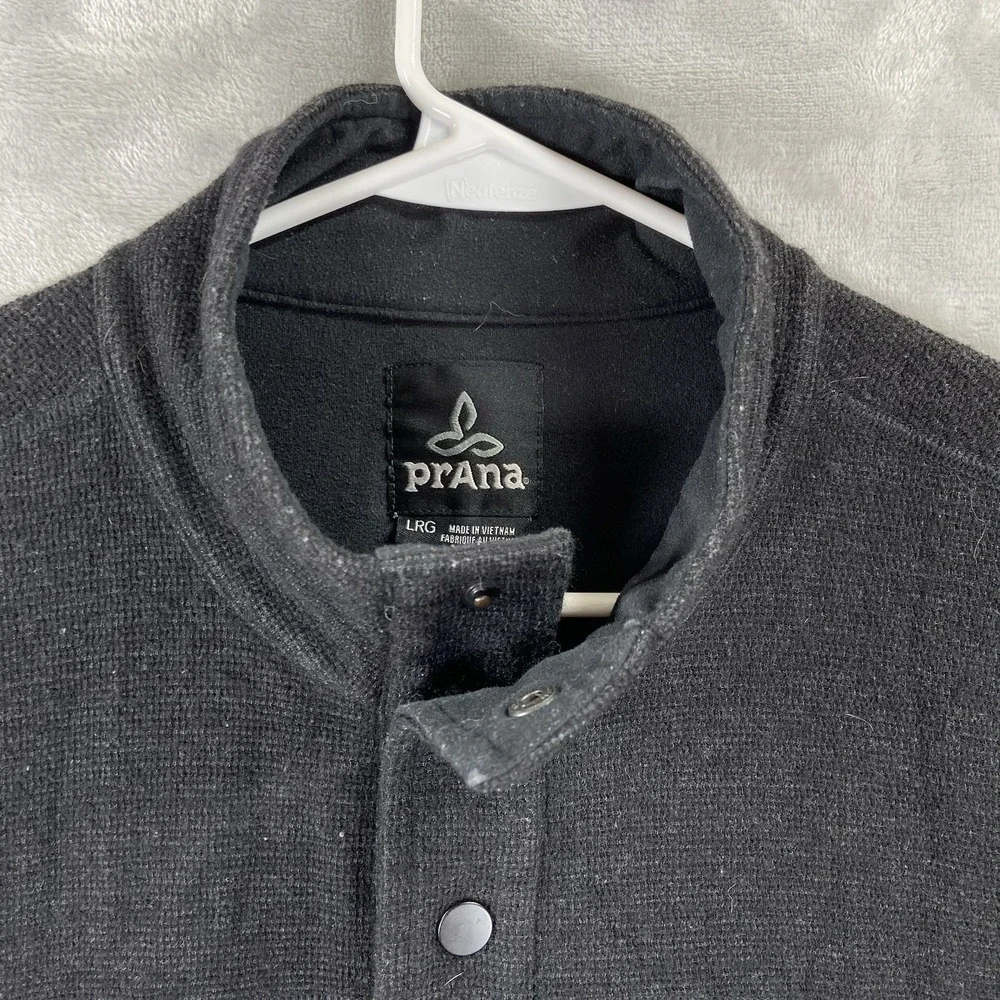 Prana men size